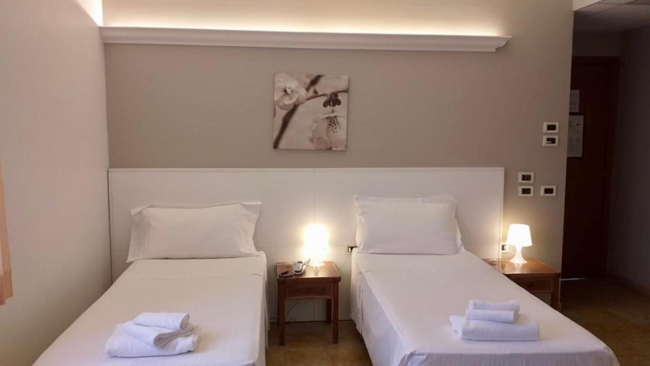 Hotel Elefante Montichiari Exterior photo